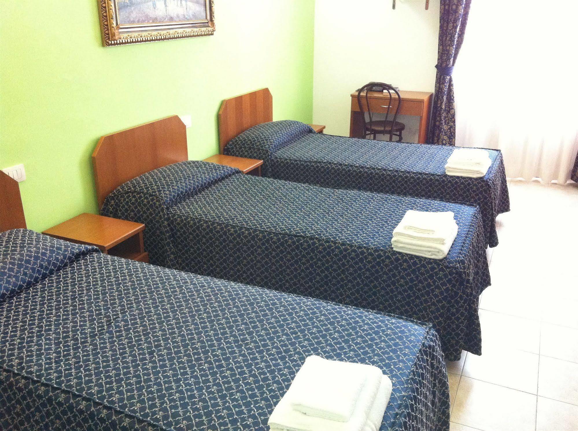 Hotel Aurelia Milaan Buitenkant foto